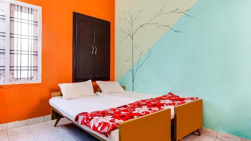 Zaina Tourist Home Коллам Экстерьер фото
